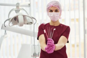 Implanty zębowe – trwałe rozwiązanie dla brakujących zębów